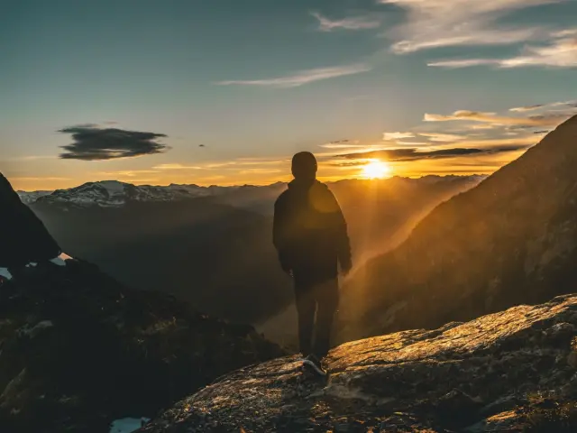Navigating A Midlife Crisis: Practical Steps To Regain Purpose And Balance In 2026
